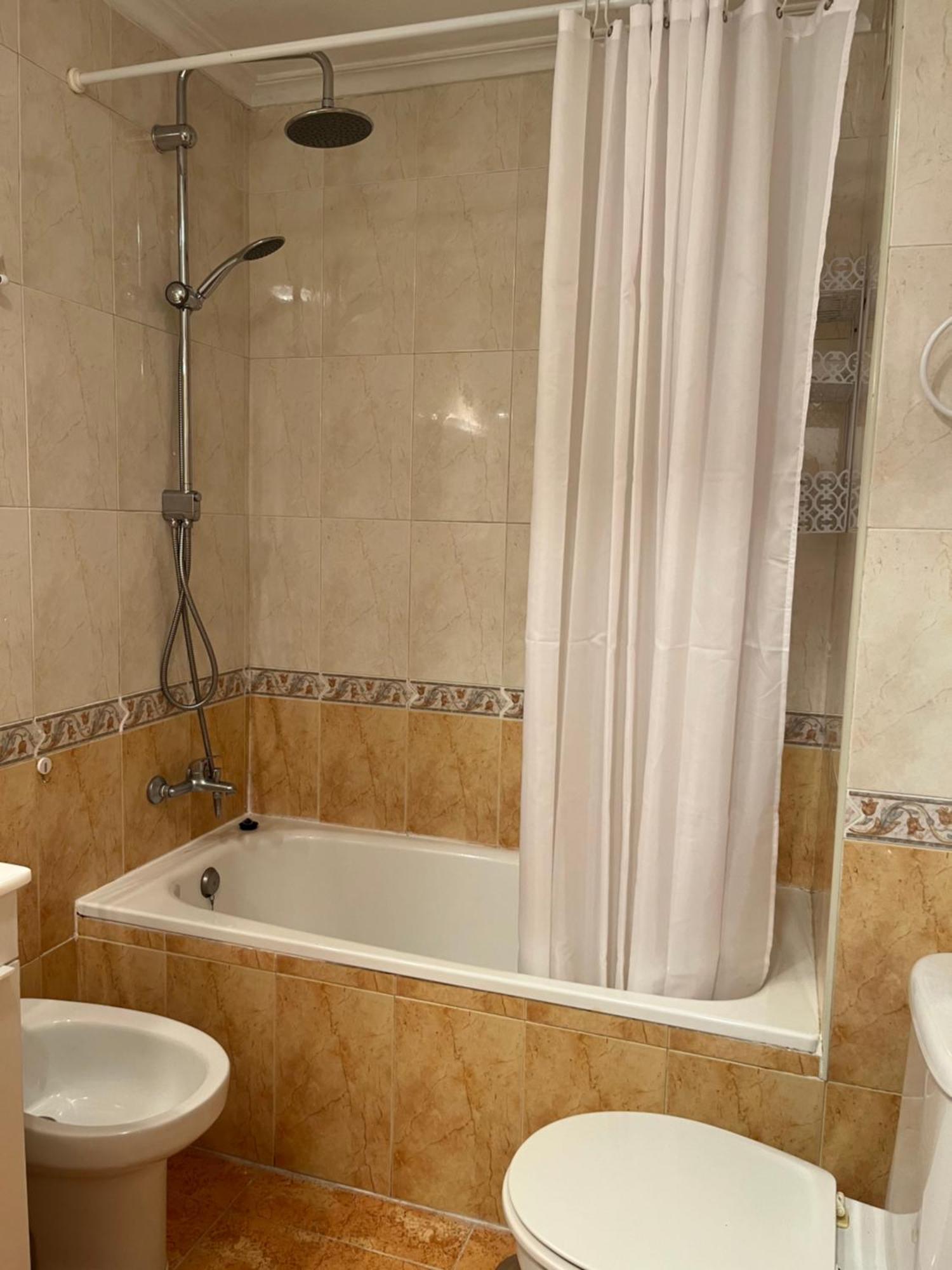 Almuden'S Green Apartment, High-Speed Free Wifi, 250M To Beach, The Center Of Torrevieja Zewnętrze zdjęcie