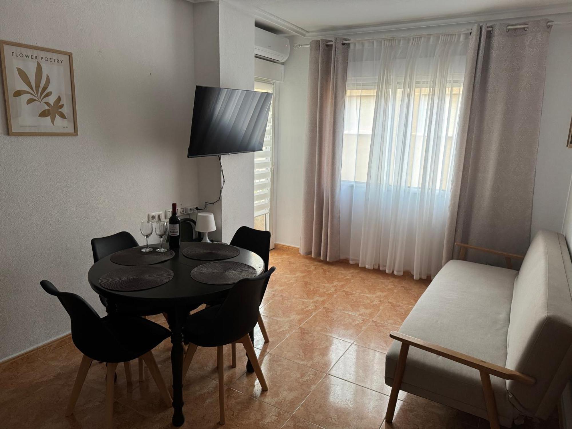 Almuden'S Green Apartment, High-Speed Free Wifi, 250M To Beach, The Center Of Torrevieja Zewnętrze zdjęcie